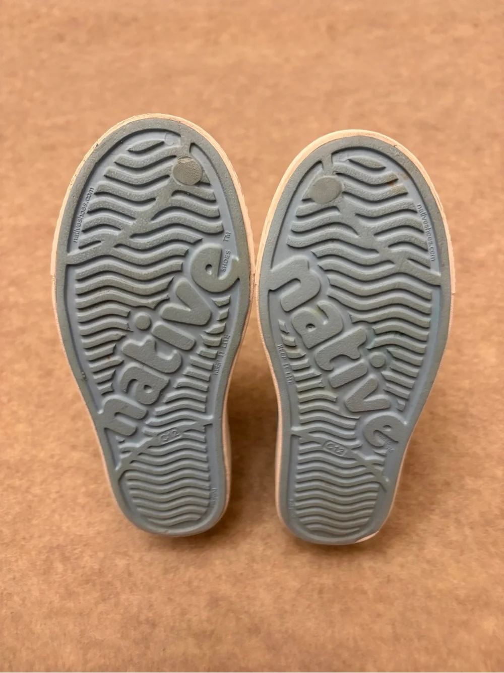 Native Jefferson Blue Orange Fox Slip On Water Comfort Shoes Little Boys Size 12